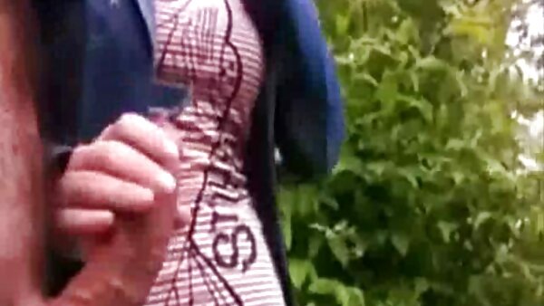 Бујната курва Ава Дивајн се заебава во срамота анално видео со Xrated